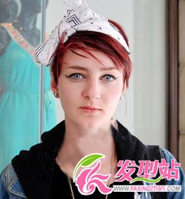 蝴蝶結(jié)頭巾+清涼短發(fā)
