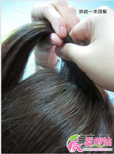 簡單浪漫公主頭發(fā)型DIY