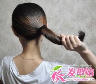 發(fā)型站教你 夏日花苞頭的扎法DIY