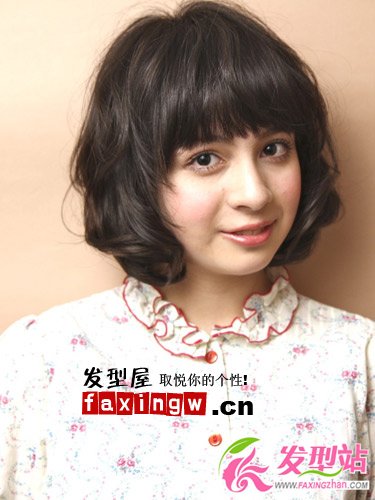 鵝蛋臉短發(fā)發(fā)型