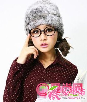 萌女教你2012卷發(fā)這么扎好看 蘿莉的甜美可愛