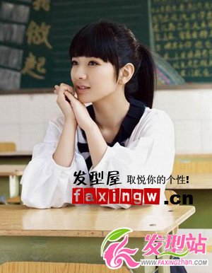 女星黃奕馬尾發(fā)型圖片 清純似學(xué)生