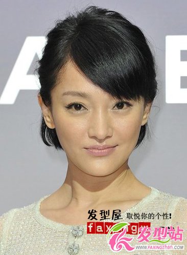 周迅亮相巴黎秀場(chǎng) 小女人氣質(zhì)短發(fā)束發(fā)圖片欣賞