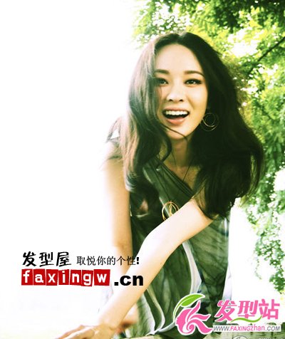 霍思燕時(shí)尚大片中分卷發(fā)圖片欣賞
