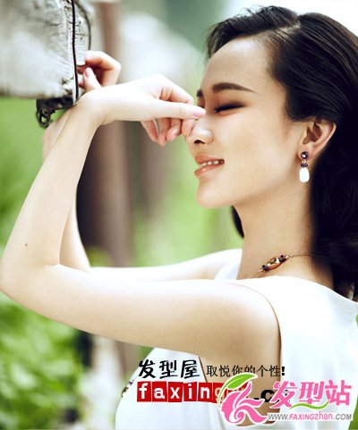 霍思燕時(shí)尚大片中分卷發(fā)圖片欣賞