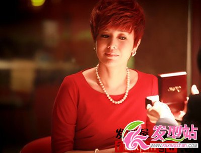 《女人幫》蔣雯麗百搭紅色短發(fā)時尚帥氣逼人