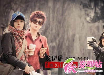 《女人幫》蔣雯麗百搭紅色短發(fā)時尚帥氣逼人