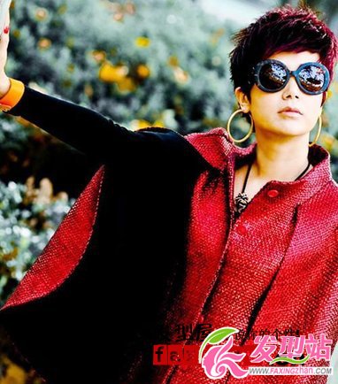 《女人幫》蔣雯麗百搭紅色短發(fā)時尚帥氣逼人