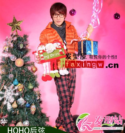 后弦圣誕溫馨寫真 紅色頭發(fā)發(fā)型顯文藝型男范