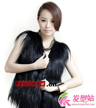 鄧麗欣最新圖片 百變職場發(fā)型演繹時尚魔女