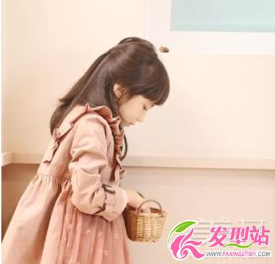 可愛小女孩發(fā)型綁扎方法 卡哇伊發(fā)型