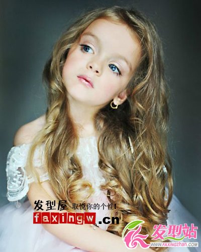 爆紅蘿莉小模特米蘭發(fā)型圖片 小女孩發(fā)型超萌