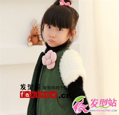 小女孩時尚可愛發(fā)型 圣誕小靚妞萌感出街