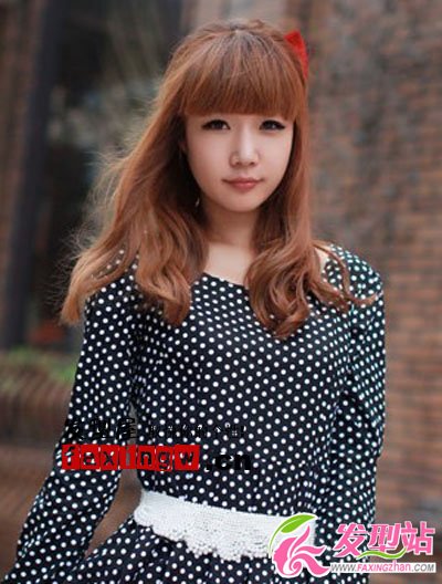 甜美小女孩發(fā)型綁扎 時尚動感滿盈