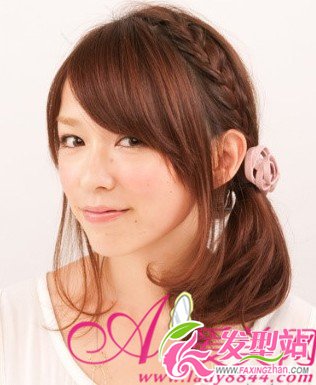 簡單編發(fā)技巧圖 輕松變身氣質美女