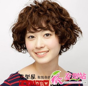 全新瘦臉又好看的短卷發(fā)圖片