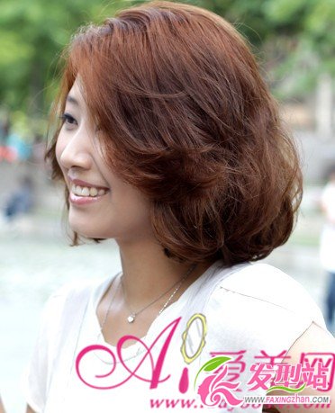 瞬間改頭換面 輕熟女精選最新短卷發(fā)