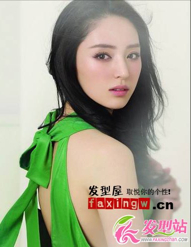熱播《婆婆也是媽》女主角董璇迷人氣質長直發(fā)
