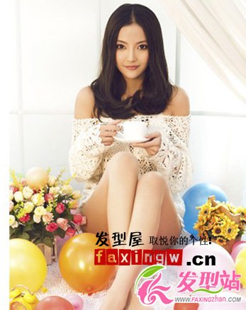 吳思凡借時(shí)尚發(fā)型化身性感女神
