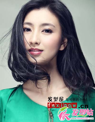 夏日清新唯美女生黑色發(fā)型