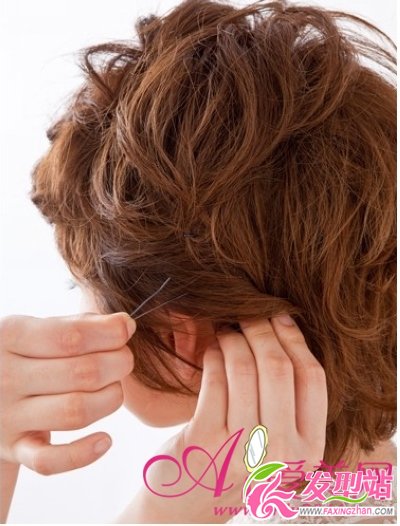 DIY教程 如何讓短發(fā)增添清新甜美