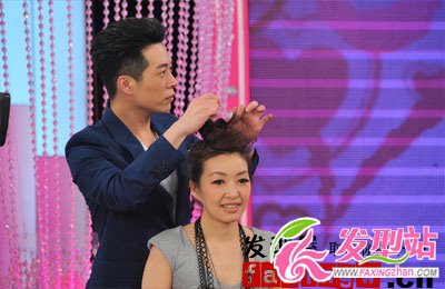 跟美麗俏佳人大師偷學(xué)雜志明星發(fā)型