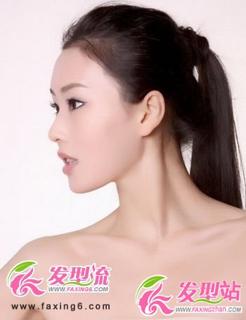邢星牽手前馬尾發(fā)型