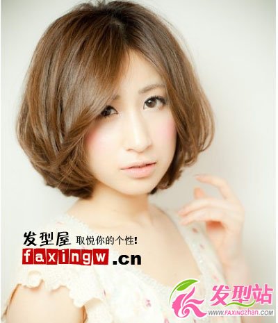 短發(fā)怎么剪劉海 斜劉海短發(fā)巧妙改變臉型