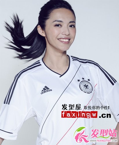 2012夏日清爽發(fā)型 女明星百搭減齡無劉海馬尾發(fā)型