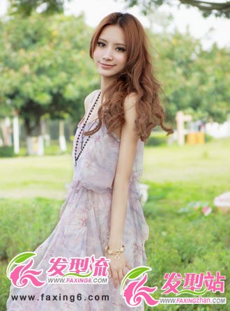 優(yōu)雅氣質(zhì)中長發(fā) 呈現(xiàn)陽光時尚