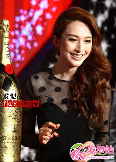 側(cè)肩發(fā) 女明星最新氣質(zhì)修顏側(cè)邊卷發(fā)