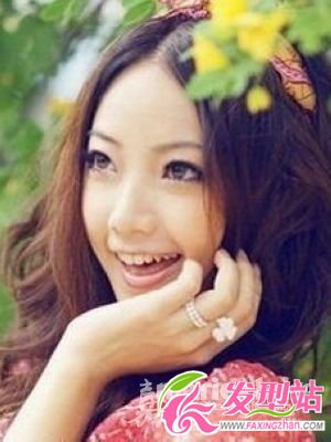 齊劉海分層長(zhǎng)發(fā)