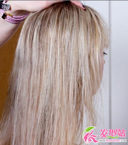 DIY風(fēng)靡T臺(tái)的雙結(jié)盤發(fā)