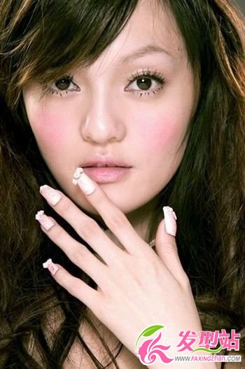 掃除這嚴(yán)重傷害你秀發(fā)的三種習(xí)慣