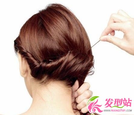 明星級(jí)精致盤發(fā)教程 小技巧修顏減齡