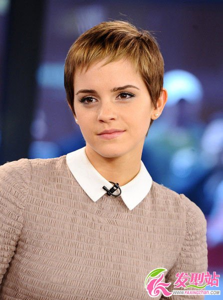 Emma Watson時尚俏麗短發(fā)