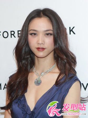 湯唯疑似戀上吳秀波 嫵媚發(fā)型演繹百變氣場
