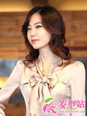 頭頂新創(chuàng)意 各具風(fēng)情“半扎頭”