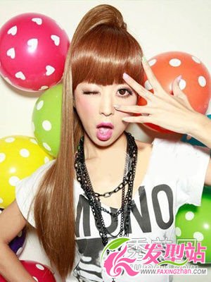 2012馬尾新扎法 引領(lǐng)秋冬秋冬發(fā)型時尚