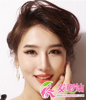 時(shí)尚盤(pán)發(fā)演繹女人不同風(fēng)格