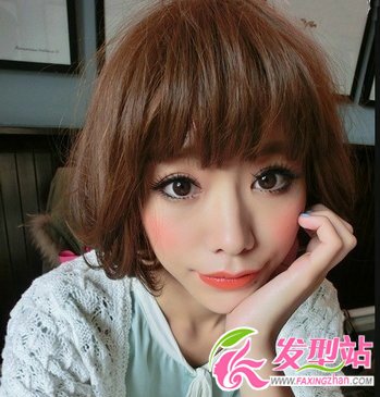 清新唯美女生卷發(fā)發(fā)型 讓夏日清爽透涼