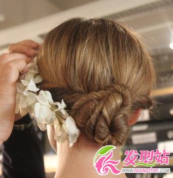 夢幻唯美的新娘發(fā)型如何打造