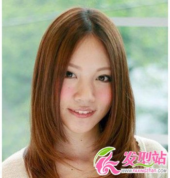 時尚中分發(fā)型 瘦臉又不厚重