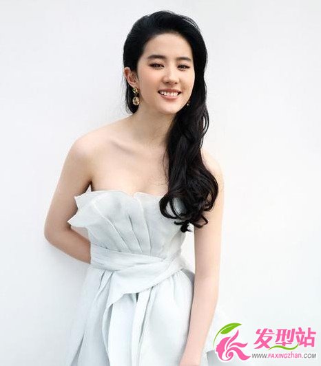 劉亦菲氣質(zhì)長發(fā)發(fā)型