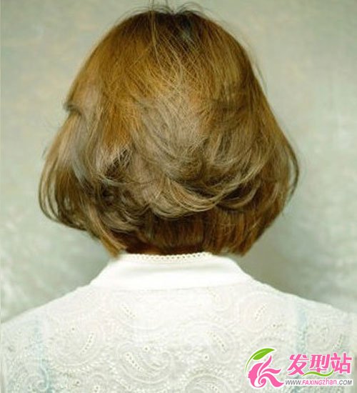 2012秋冬流行的亞麻色發(fā)型