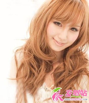 2012時髦長卷發(fā) 瘦臉百分百