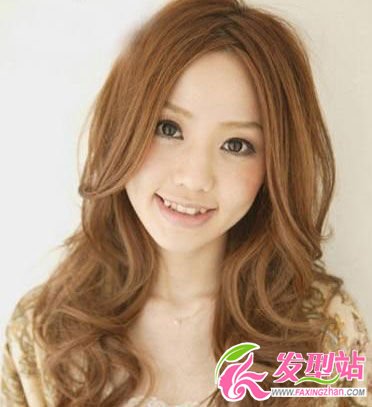 2012時髦長卷發(fā) 瘦臉百分百