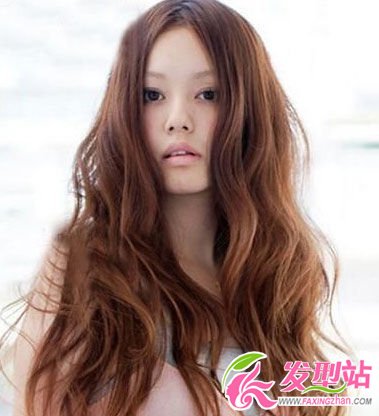2012時髦長卷發(fā) 瘦臉百分百