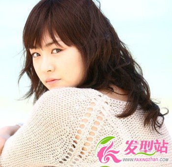 2013流行女生卷發(fā)發(fā)型