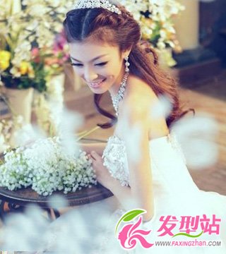 韓式氣質(zhì)新娘發(fā)型